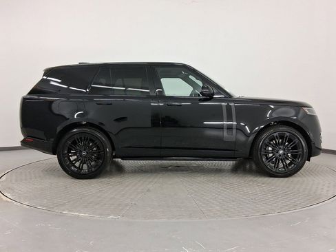 New 2025 Land Rover Range Rover SE image 8