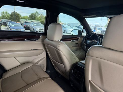 Used 2017 Cadillac XT5 Luxury w/ Driver Awareness Package FWD image 55