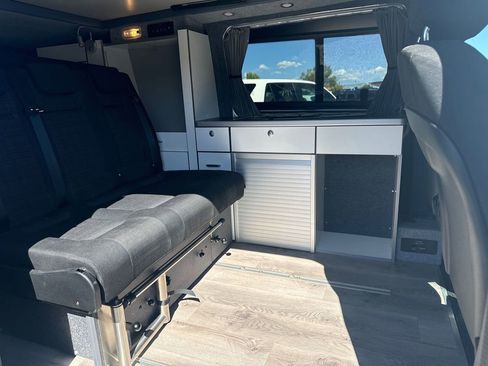 Used 2022 Mercedes-Benz Metris image 9