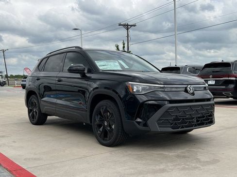 New 2025 Volkswagen Taos SE image 6