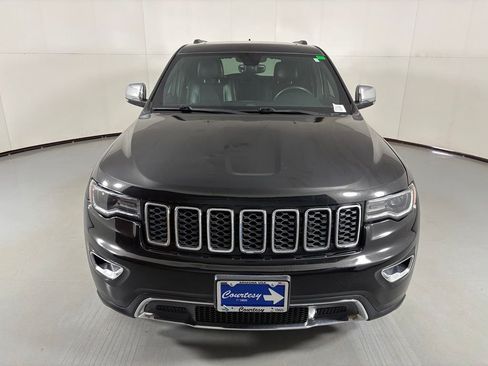 Used 2017 Jeep Grand Cherokee Limited w/ Luxury Group II AWD/4WD image 3