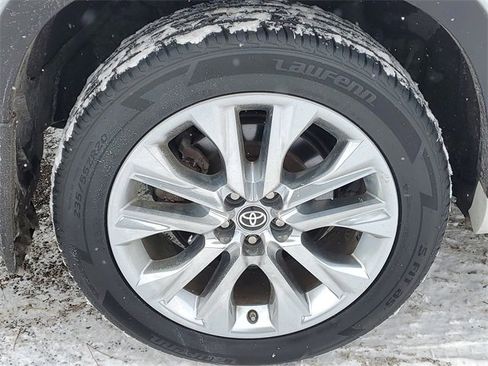 Used 2023 Toyota Highlander Limited image 5