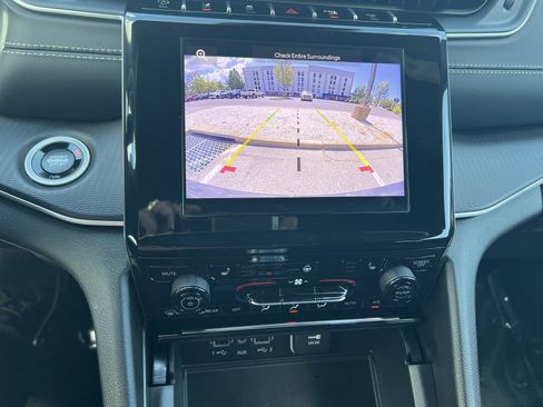 New 2025 Jeep Grand Cherokee Altitude image 25