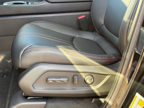 New 2025 Honda Pilot TrailSport image 15