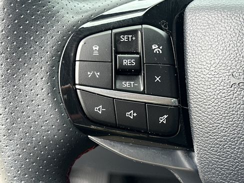 Used 2025 Ford Explorer ST-Line AWD/4WD image 26