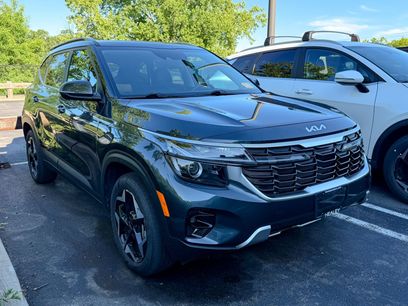 Certified 2025 Kia Seltos EX w/ EX Sunroof Package