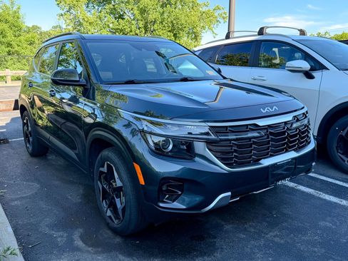 Certified 2025 Kia Seltos EX w/ EX Sunroof Package AWD/4WD image 1