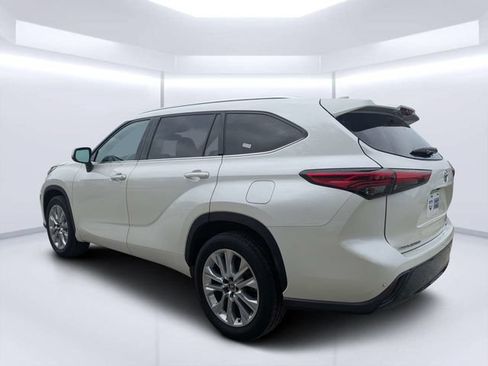 Used 2020 Toyota Highlander Limited FWD image 5