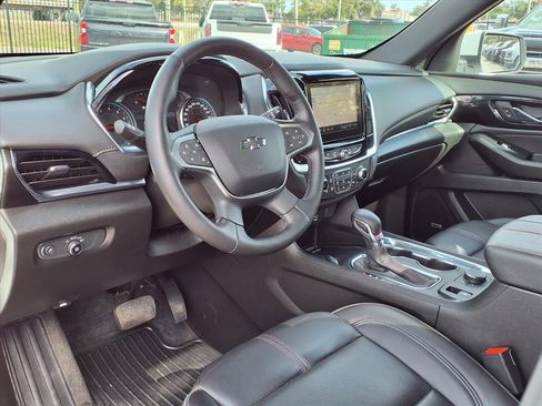 Used 2023 Chevrolet Traverse RS image 23