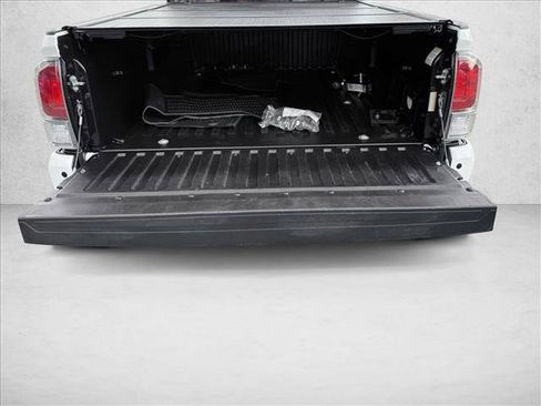 Certified 2022 Toyota Tacoma TRD Off-Road image 8