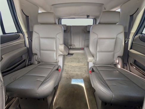 Used 2017 GMC Yukon SLT image 12