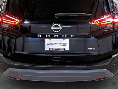 Used 2023 Nissan Rogue S AWD/4WD image 12