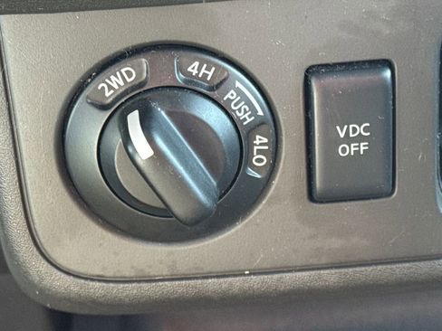 Used 2011 Nissan Xterra S image 32