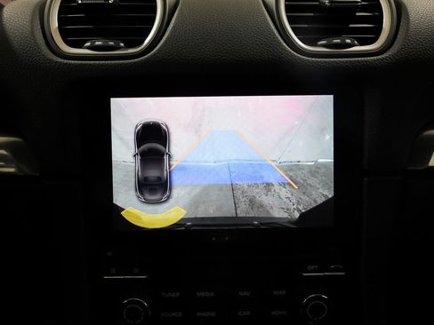Used 2017 Porsche 718 Boxster RWD image 22