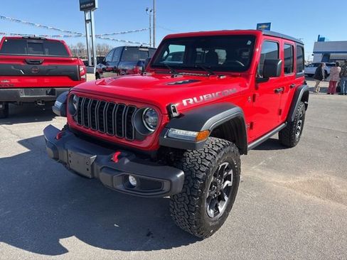 Used 2025 Jeep Wrangler Unlimited Rubicon image 2