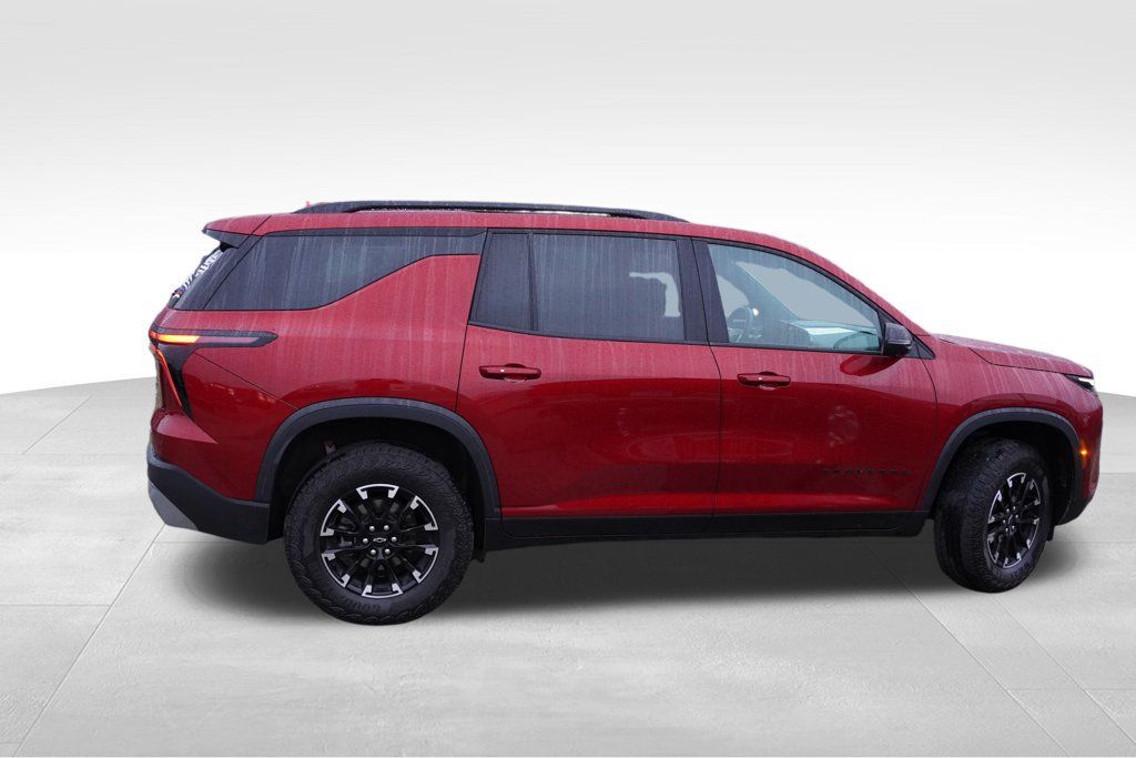 Certified 2024 Chevrolet Traverse Z71 AWD/4WD image 2