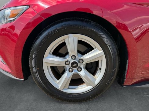 Used 2017 Ford Mustang Coupe RWD image 27