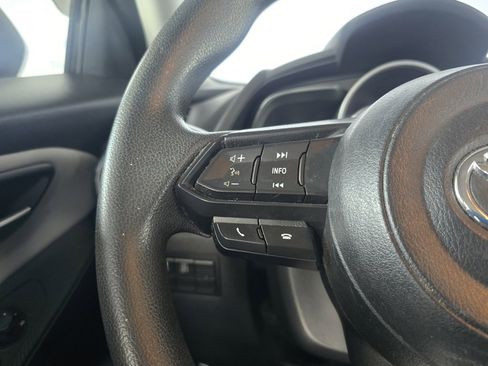 Used 2020 Toyota Yaris LE image 11