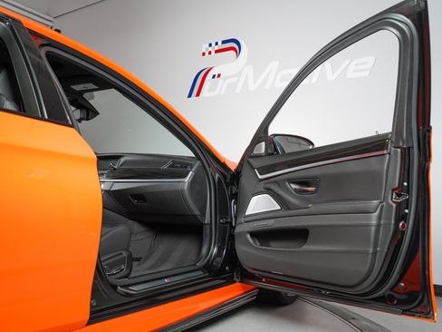 Used 2014 BMW M5 RWD image 53