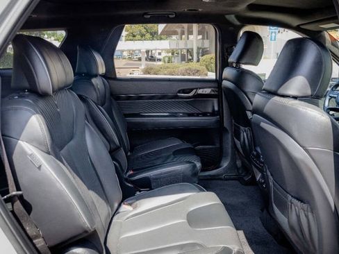 Used 2023 Hyundai Palisade Calligraphy w/ Cargo Package image 14