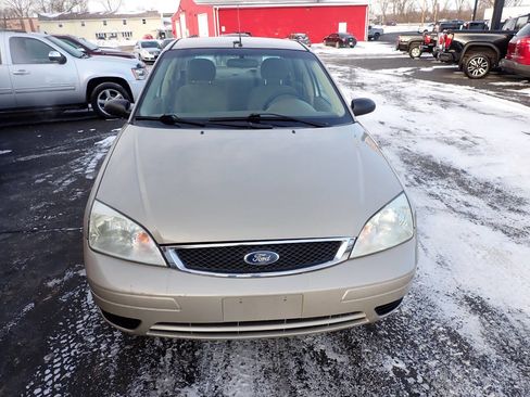 Used 2007 Ford Focus SE image 2