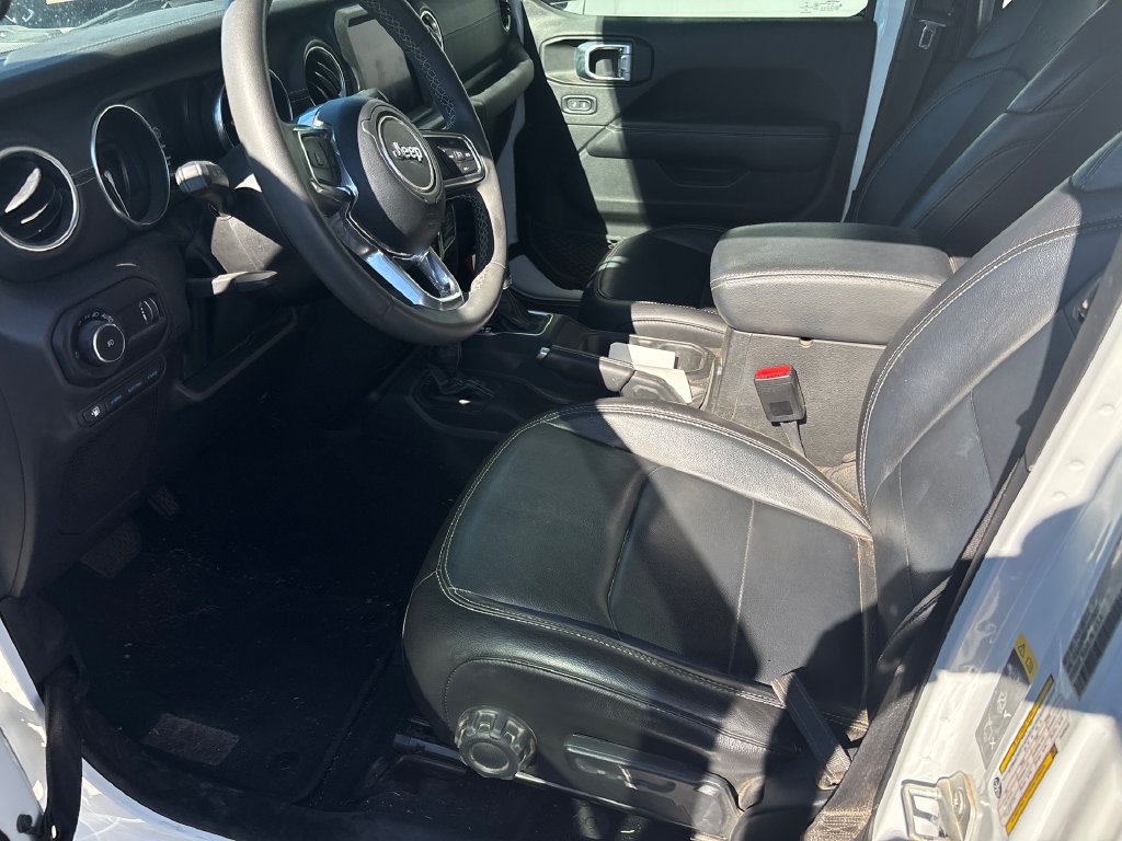 Used 2023 Jeep Wrangler Unlimited Sahara AWD/4WD image 18