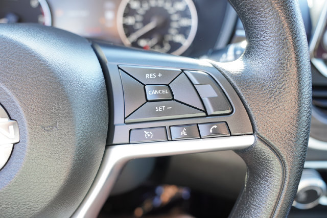 Used 2025 Nissan Altima 2.5 SV FWD image 27