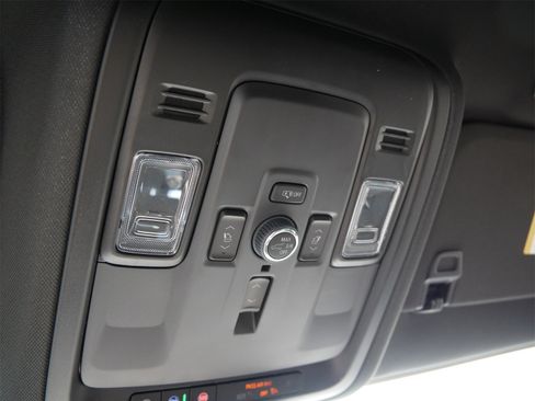 New 2025 GMC Yukon XL Elevation image 13