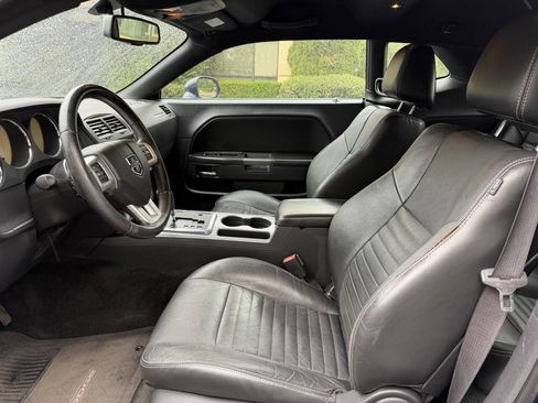 Used 2013 Dodge Challenger R/T RWD image 11
