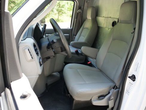 Used 2024 Ford E-450 and Econoline 450 Super Duty w/ Power Windows & Locks Group RWD image 16