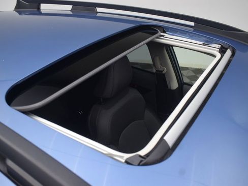 Used 2024 Subaru Crosstrek 2.0i Premium image 16