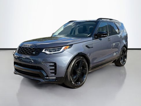 New 2025 Land Rover Discovery Dynamic SE image 1
