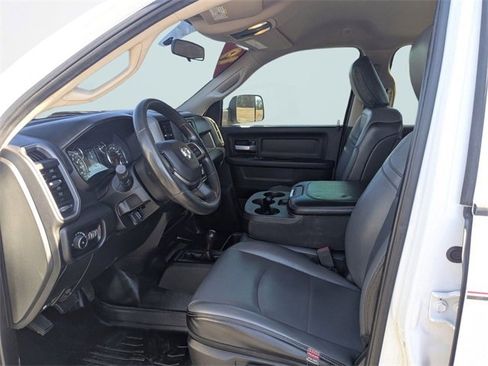 Used 2019 RAM 2500 Tradesman w/ Chrome Appearance Group image 2