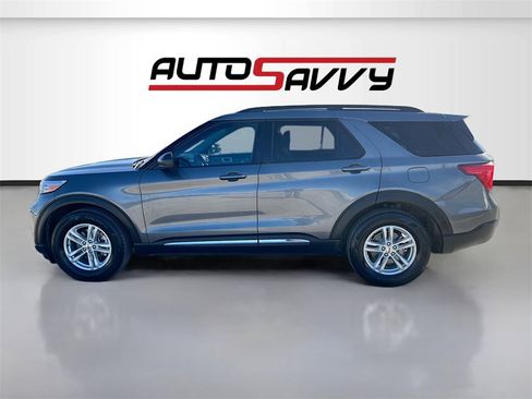 Used 2023 Ford Explorer XLT w/ Equipment Group 202A image 4
