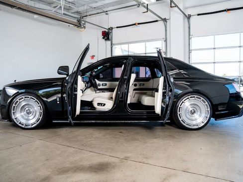 Used 2022 Rolls-Royce Ghost image 8
