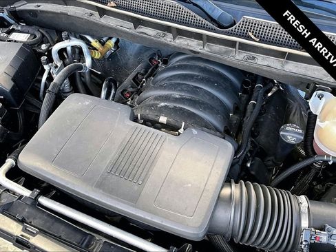 Used 2023 Chevrolet Suburban Premier image 30