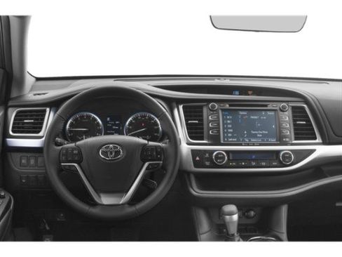 Used 2019 Toyota Highlander XLE FWD image 7