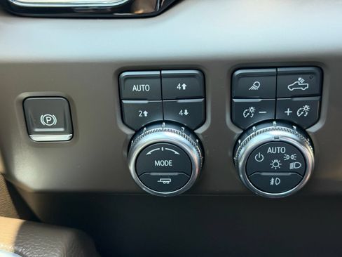 Used 2024 GMC Sierra 1500 Denali AWD/4WD image 12