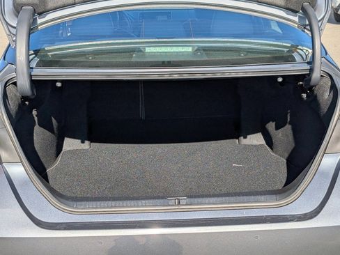 Used 2019 Toyota Avalon Limited image 9