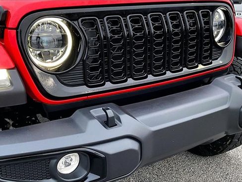 Used 2024 Jeep Gladiator Sport image 27