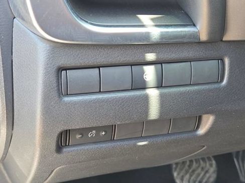 Used 2021 Nissan Rogue SV FWD image 17