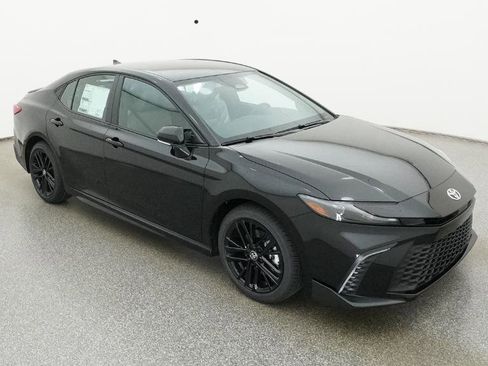 Used 2026 Toyota Camry SE image 16