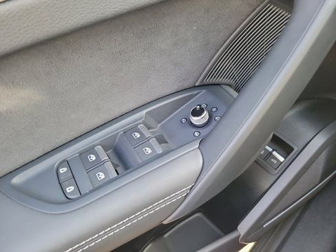 Certified 2024 Audi Q5 e Premium Plus w/ Premium Plus Package image 19