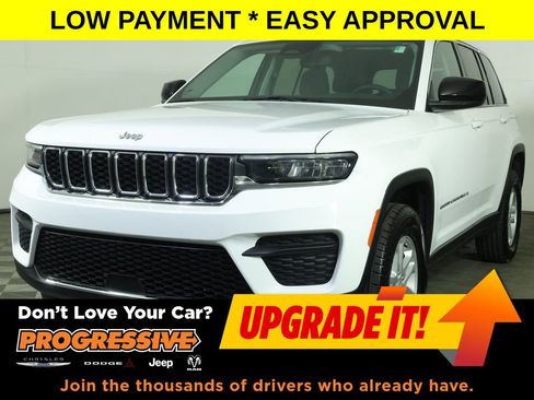 Used 2023 Jeep Grand Cherokee Laredo RWD image 1