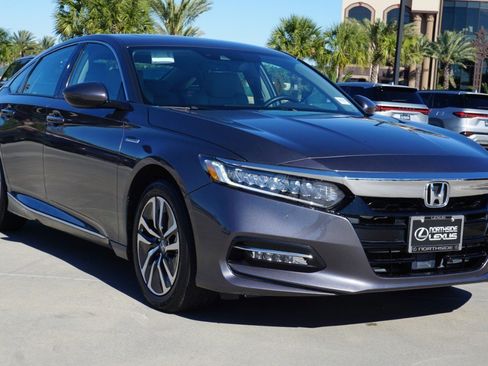 Used 2019 Honda Accord Touring image 3