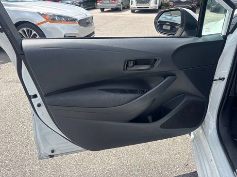 Used 2025 Toyota Corolla LE FWD image 10