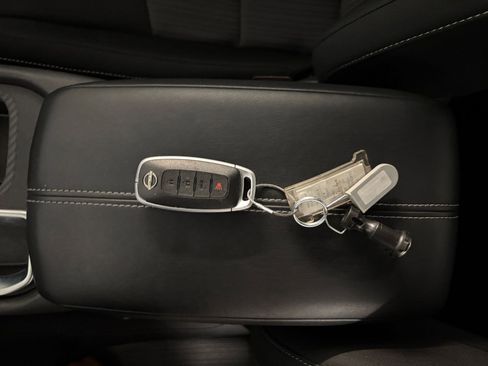 Used 2025 Nissan Sentra SV image 22