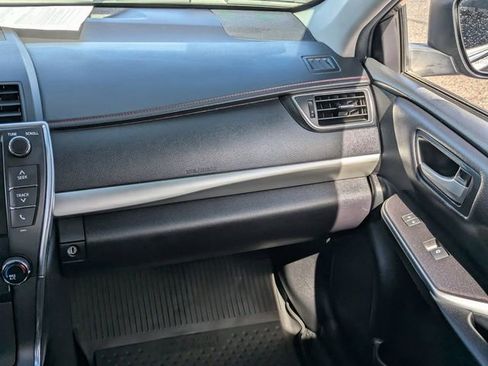 Used 2017 Toyota Camry SE image 17