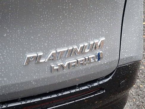 Certified 2024 Toyota Sienna Platinum image 25