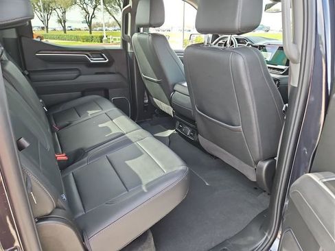 Used 2025 GMC Sierra 1500 SLT image 26